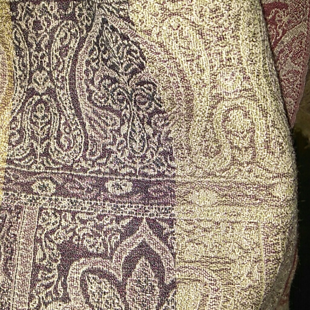 Scarf - Picture 3 of 4